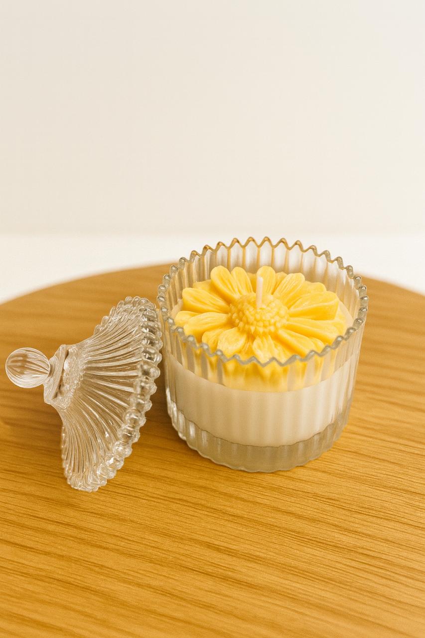 Sunshine Flower Candle thumbnail 3